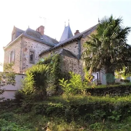 Σπίτι διακοπών Maison De 5 Chambres Avec Sauna Jardin Clos Et Wifi A Voulmentin Saint-Clementin