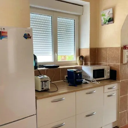 Maison De 5 Chambres Avec Sauna Jardin Clos Et Wifi A Voulmentin Σπίτι διακοπών *