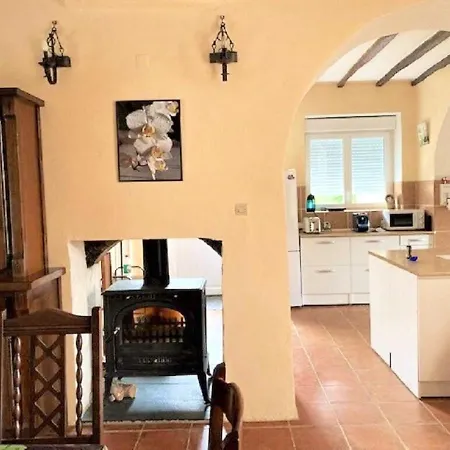 Maison De 5 Chambres Avec Sauna Jardin Clos Et Wifi A Voulmentin Saint-Clementin