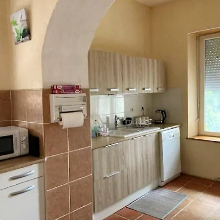 Maison De 5 Chambres Avec Sauna Jardin Clos Et Wifi A Voulmentin Σπίτι διακοπών *