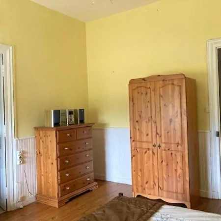 Maison De 5 Chambres Avec Sauna Jardin Clos Et Wifi A Voulmentin Saint-Clementin