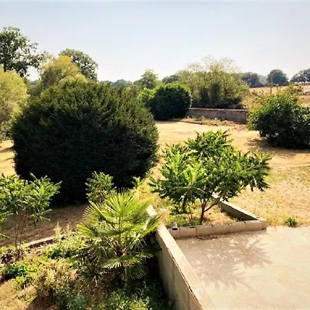 Σπίτι διακοπών Maison De 5 Chambres Avec Sauna Jardin Clos Et Wifi A Voulmentin Saint-Clementin