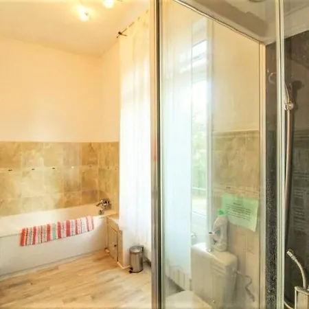 Maison De 5 Chambres Avec Sauna Jardin Clos Et Wifi A Voulmentin *