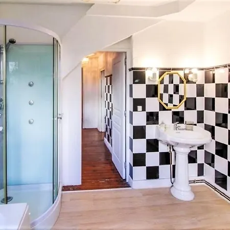 Σπίτι διακοπών Maison De 5 Chambres Avec Sauna Jardin Clos Et Wifi A Voulmentin *