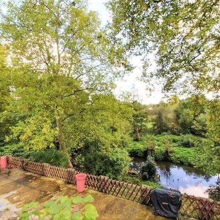 Σπίτι διακοπών Maison De 5 Chambres Avec Sauna Jardin Clos Et Wifi A Voulmentin Saint-Clementin